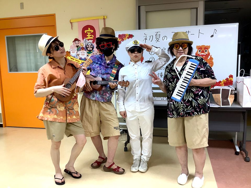 いつもと違う職員の衣装